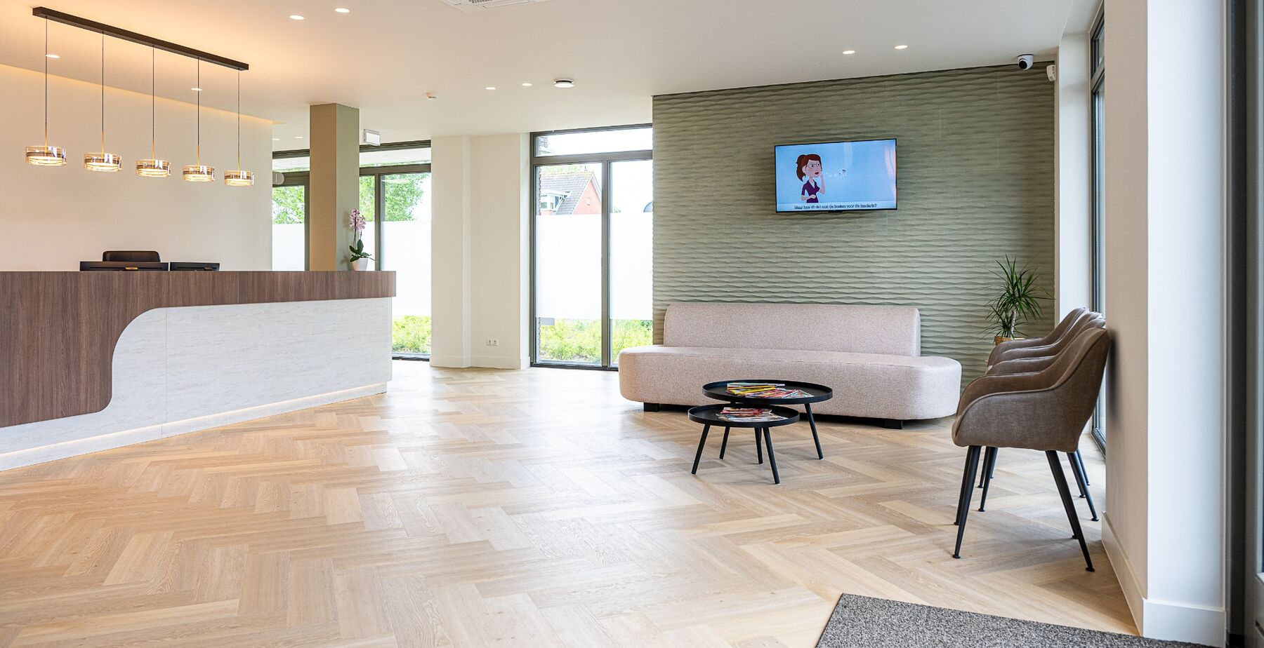 Gerealiseerde receptie en wachtruimte van Tandartspraktijk Druten